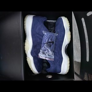 Air Jordan 11 Re2pect low